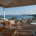 Rene Hotel 2*