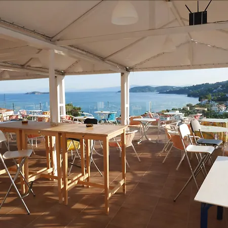 Rene Σκιάθος Πόλη