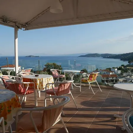 Rene Ξενοδοχείο 2*