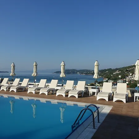 Rene Σκιάθος Πόλη