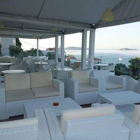 Rene Ξενοδοχείο 2*