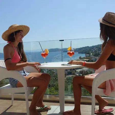 Rene Ξενοδοχείο